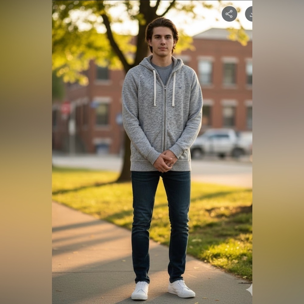Hollister Men's Gray Zip-Up Sweater A0487